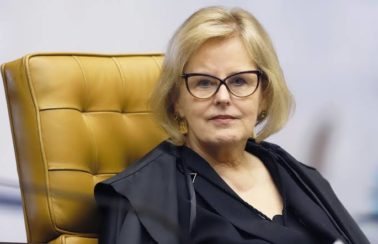 Rosa Weber envia à PGR pedido para apurar fala de Eduardo Bolsonaro sobre brasileiros armados