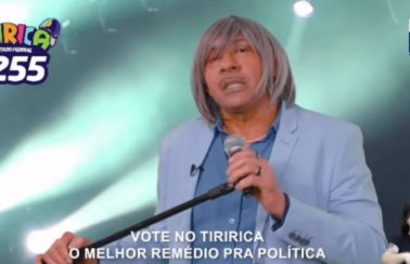 Roberto Carlos processa Tiririca após nova paródia em campanha política
