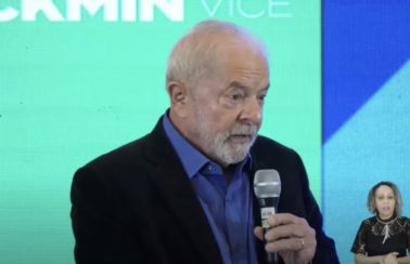 Lula participa de ato com atletas e ex-atletas e critica racismo no esporte