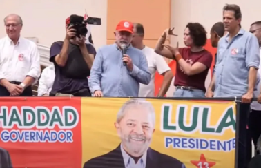 ‘Quem tiver uma gota de sangue nordestino não pode votar nesse monstro’, diz Lula