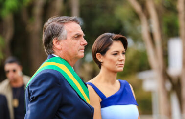 Bolsonaro ‘deu uns tapas’ em Michelle, diz deputado ex-aliado do presidente