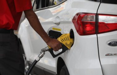 Preço da gasolina sobe nos postos pela quarta semana seguida, diz ANP