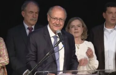 Alckmin anuncia pais do Plano Real e ex-ministro de Dilma na equipe de transição