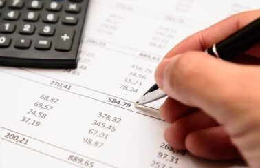 Brasileiros já pagaram R$ 2,5 trilhões em impostos neste ano