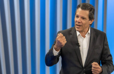 Sem confirmar ministério, Haddad passa a integrar grupo de Economia do governo Lula