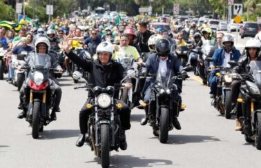 Bolsonaro completa um mês sem motociata em meio à reclusão pós eleições