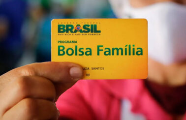 Congresso aprova Orçamento de 2023 com Bolsa Família de R$ 600 e salário mínimo de R$ 1.320