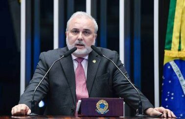 Lula deve anunciar senador do Rio Grande do Norte como presidente da Petrobras, diz jornal