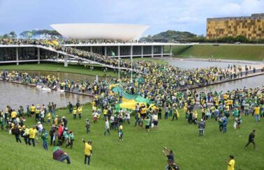 Manifestantes invadem plenário do STF, Congresso Nacional e Palácio do Planalto