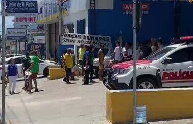 Bolsonaristas desmontam acampamento em frente ao Quartel do Exército em Maceió