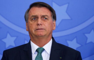 Bolsonaro é internado com dores abdominais em hospital dos EUA, diz colunista