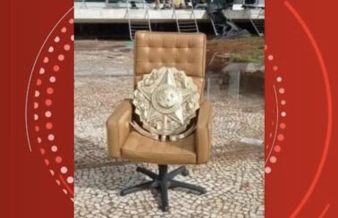 Cadeira do STF alvo de vândalos foi projetada por sobrevivente do nazismo