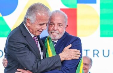 Lula diz que Múcio continua na Defesa e que Forças Armadas não são ‘poder moderador’