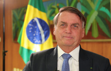 Em um único dia, Bolsonaro gastou R$ 55 mil em padaria com cartão corporativo