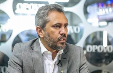 Elmano anuncia pagamento de precatório do Fundef aos professores do Ceará