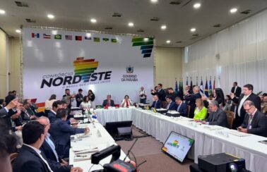 Em João Pessoa, governadores do Nordeste defendem federalismo, geração de emprego e energia limpa