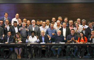 Deputados do PT entram com representação criminal contra Bolsonaro por suspeita de crime de genocídio contra os povos Yanomami
