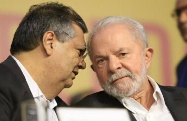 Dino entrega a Lula pacote de ideias para ampliar segurança na Esplanada e evitar atos golpistas