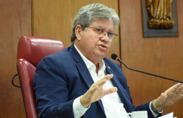 Governador da Paraíba defende instalação de câmeras em policiais