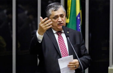 José Guimarães: “País não pode conviver com taxa de juros desse tamanho”