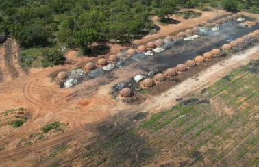 Dezoito trabalhadores em condições análogas à escravidão são resgatados de carvoaria no Maranhão