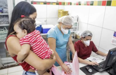 Fortaleza inicia aplicação de terceira dose da vacina contra Covid-19 em crianças a partir de seis meses