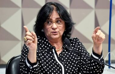 Damares Alves busca vaga em comissão que investiga crise yanomami