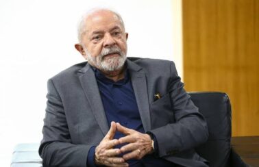 Lula diz que economia ‘não cresceu nada’ e defende investimento