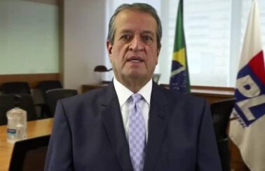Presidente do PL pede para Flávio Dino reforço policial para chegada de Bolsonaro ao Brasil
