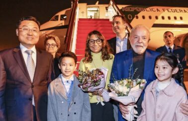 Lula chega a Xangai, primeira parada da visita à China