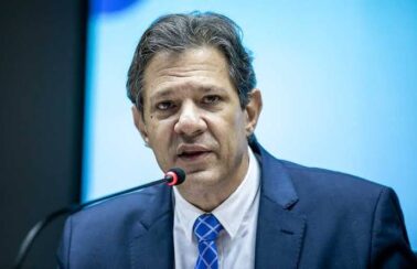 Algumas empresas chinesas praticam ‘concorrência desleal’ com vendas virtuais para o Brasil, diz Haddad