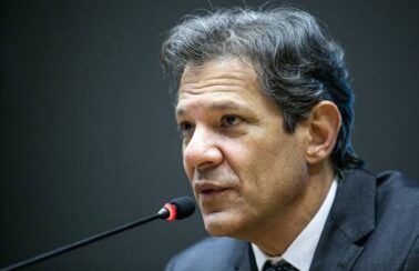 Governo recua e mantém isenção para compras internacionais entre pessoas físicas até US$ 50, diz Haddad