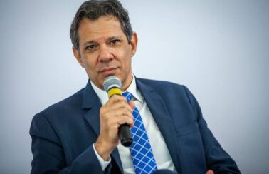 Shein prevê fabricar 85% dos produtos no Brasil em 4 anos, diz Haddad