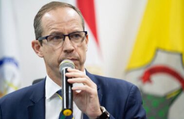 Bolsonaro e generais precisam explicar o que aconteceu em 8 de janeiro, diz ministro interino no GSI