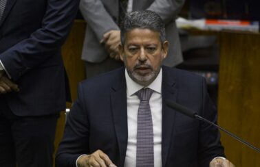 Câmara aprova regime de urgência para votação do PL das fake news