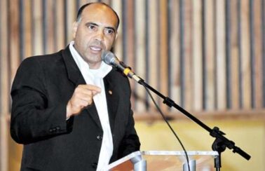 “Vamos sentar a porrada para ele largar de ser otário”, diz deputado distrital sobre senador do Piauí; veja vídeo