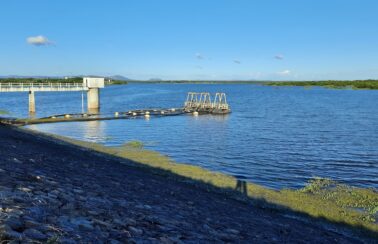 Barragem de Pau dos Ferros, no Alto Oeste potiguar, volta a sangrar após 14 anos