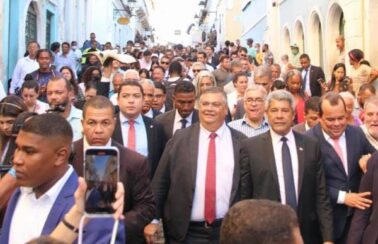 Jerônimo e Dino entregam equipamentos de segurança e anunciam segunda edição do Pronasci na Bahia