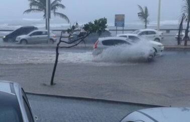 Temporal causa alagamentos em Salvador e Defesa Civil emite alerta