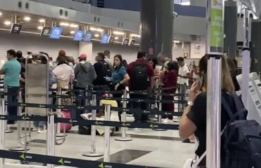 Aeroporto do Recife é fechado para pousos e decolagens por causa da chuva