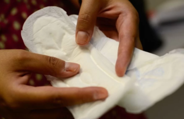 Prefeitura de Salvador sanciona lei que prevê distribuição gratuita de absorventes para mulheres