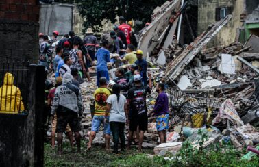 Homem e adolescente morrem após desabamento de prédio na RM do Recife; Bombeiros buscam 15 desaparecidos