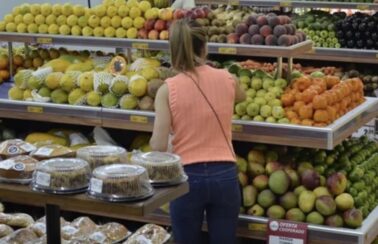 Inflação: produtos e serviços ficam mais baratos em Fortaleza em junho