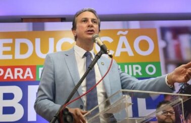 Camilo Santana: ‘Nenhum aluno será prejudicado com fim de escola cívico-militar’