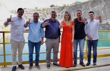 PL abrirá processo de investigação contra deputado federal cearense que ‘fez o L’ com ministros de Lula