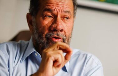 Lupi promete reduzir fila do INSS até dezembro e fala em contratar servidores e financiar horas extras