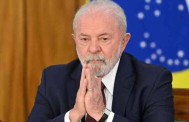 Lula relata dor no quadril “o dia inteiro” e planeja cirurgia para outubro