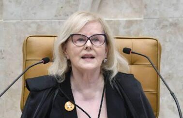 Rosa Weber diz que STF vai seguir ‘firme e vigilante’ na defesa da democracia
