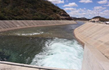 Após instalação de novo sistema de bombeamento, água da transposição do Rio São Francisco já chegou ao Ceará