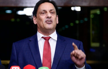 Advogado de Bolsonaro admite ter recomprado Rolex nos Estados Unidos